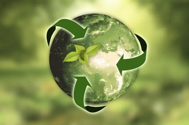 Erde mit Recycling-Symbol